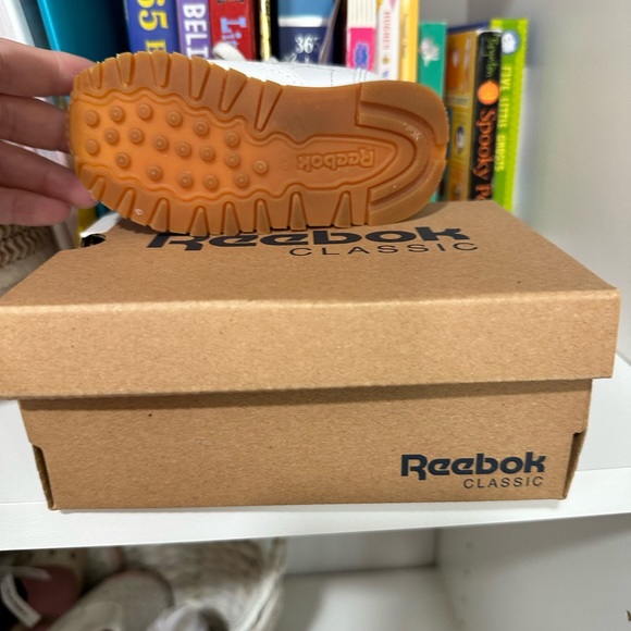 Toddler sneakers - Picture 3 of 4